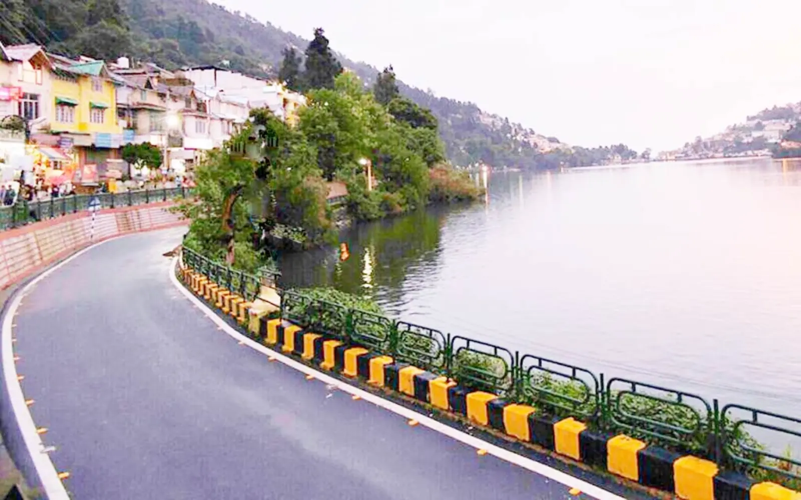 the mall road nainital